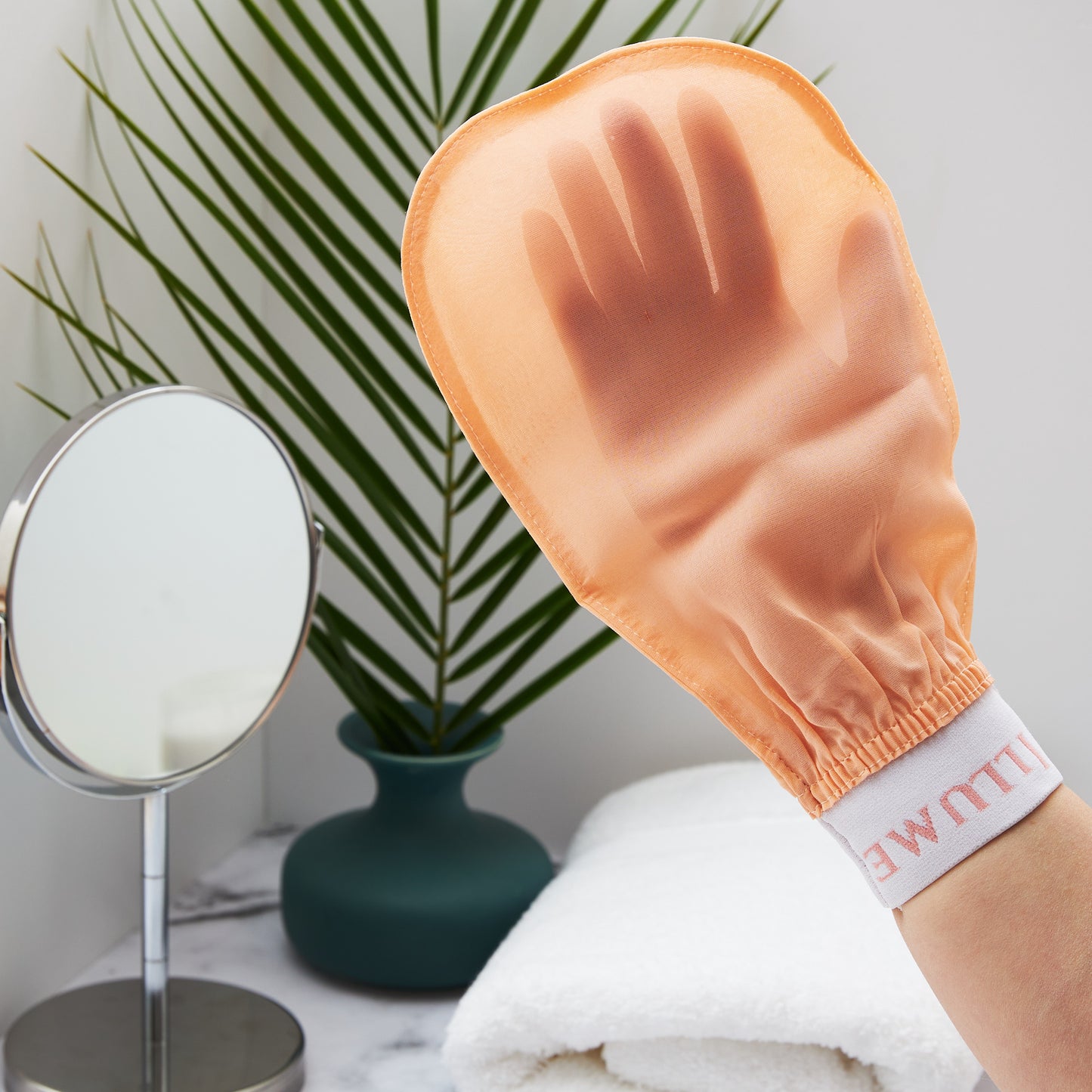 Silk Exfoliating Glove based on Hammam, Turkish baths, Moroccan bath