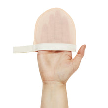Load image into Gallery viewer, Face silk exfoliating glove on hand
